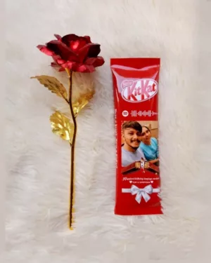 Customized KitKat Chocolate and Golden Polish Rose